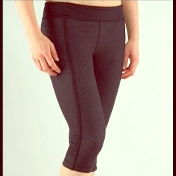 lululemon athletica Pants - Lululemon Dignity Crop Blk Denim 10 LIKE NEW